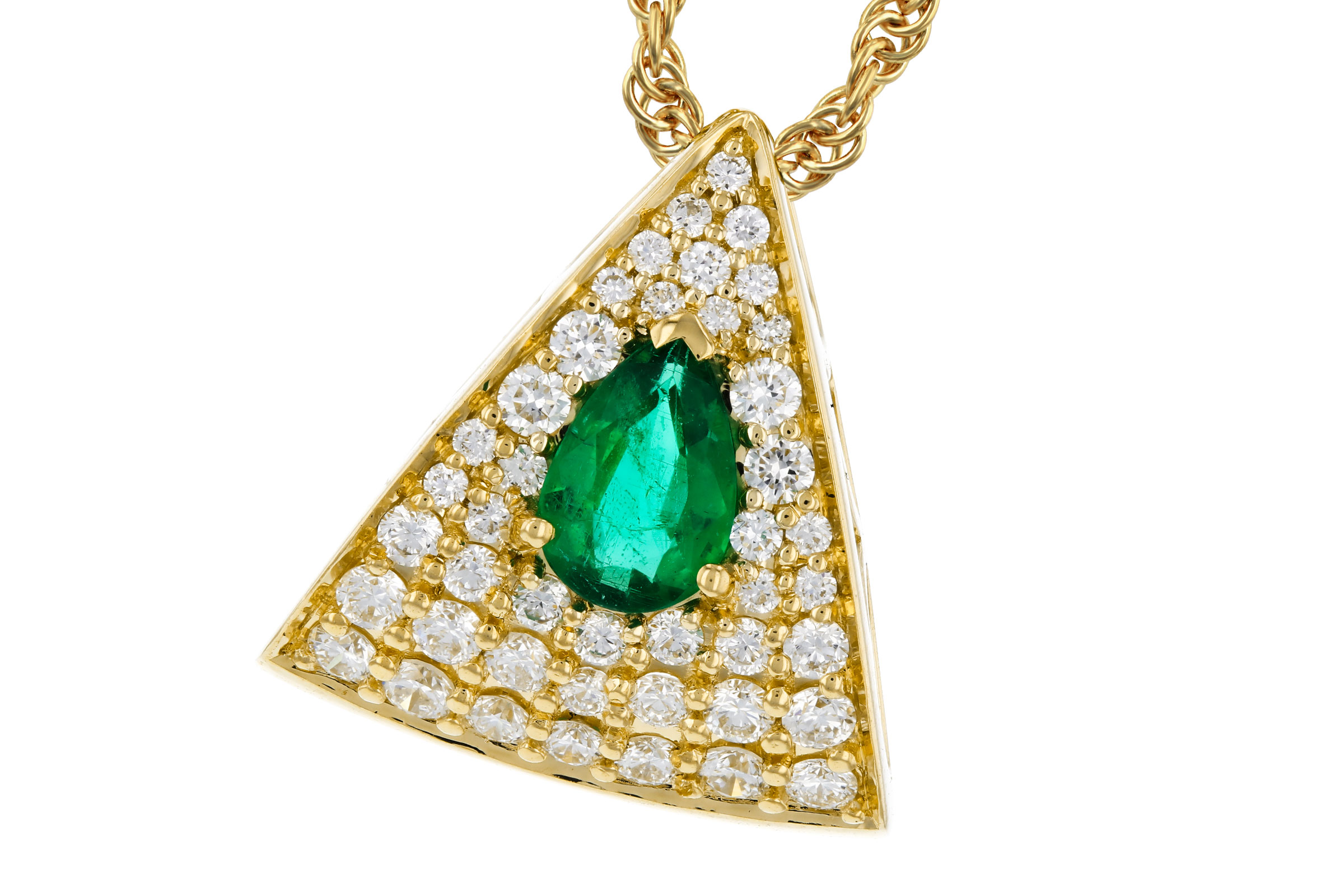 E275-57163: NECKLACE .26 EMERALD .60 TGW (6x4MM EM)