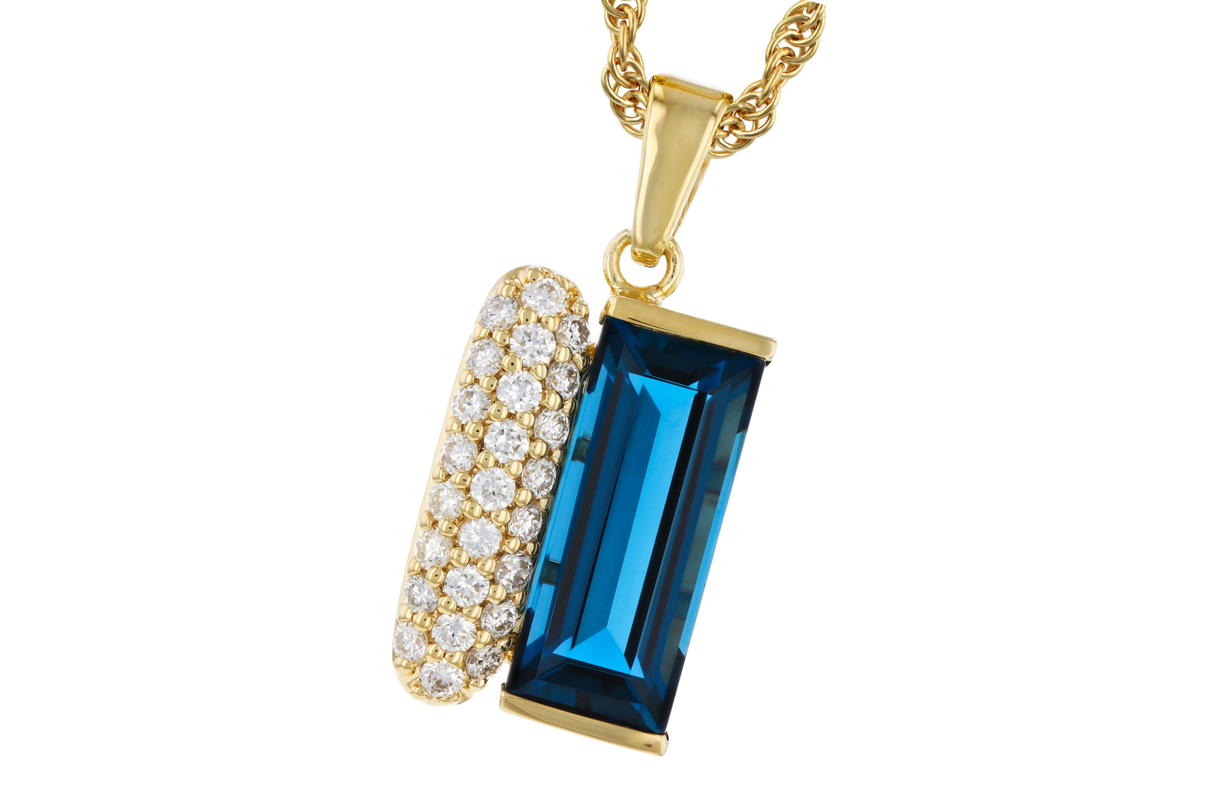 K275-57126: NECK 2.67 LONDON BLUE TOPAZ 2.92 TGW (12x5MM BT)